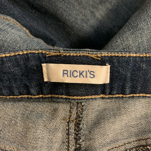 Ricki’s Distress Ankle Jean - Picture 6 of 8